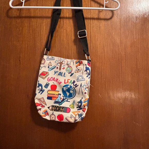White 'Y'All Gonna Learn' Educational Print Crossbody Bag - Picture 11 of 15